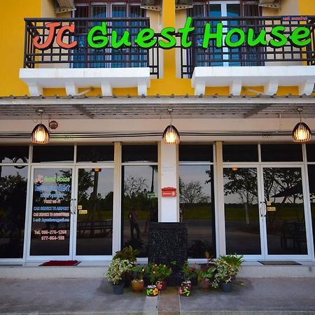 Jc Guesthouse @ Suratthani Airport Сураттхани Экстерьер фото