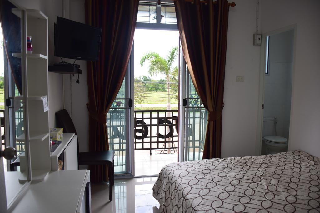Jc Guesthouse @ Suratthani Airport Сураттхани Экстерьер фото