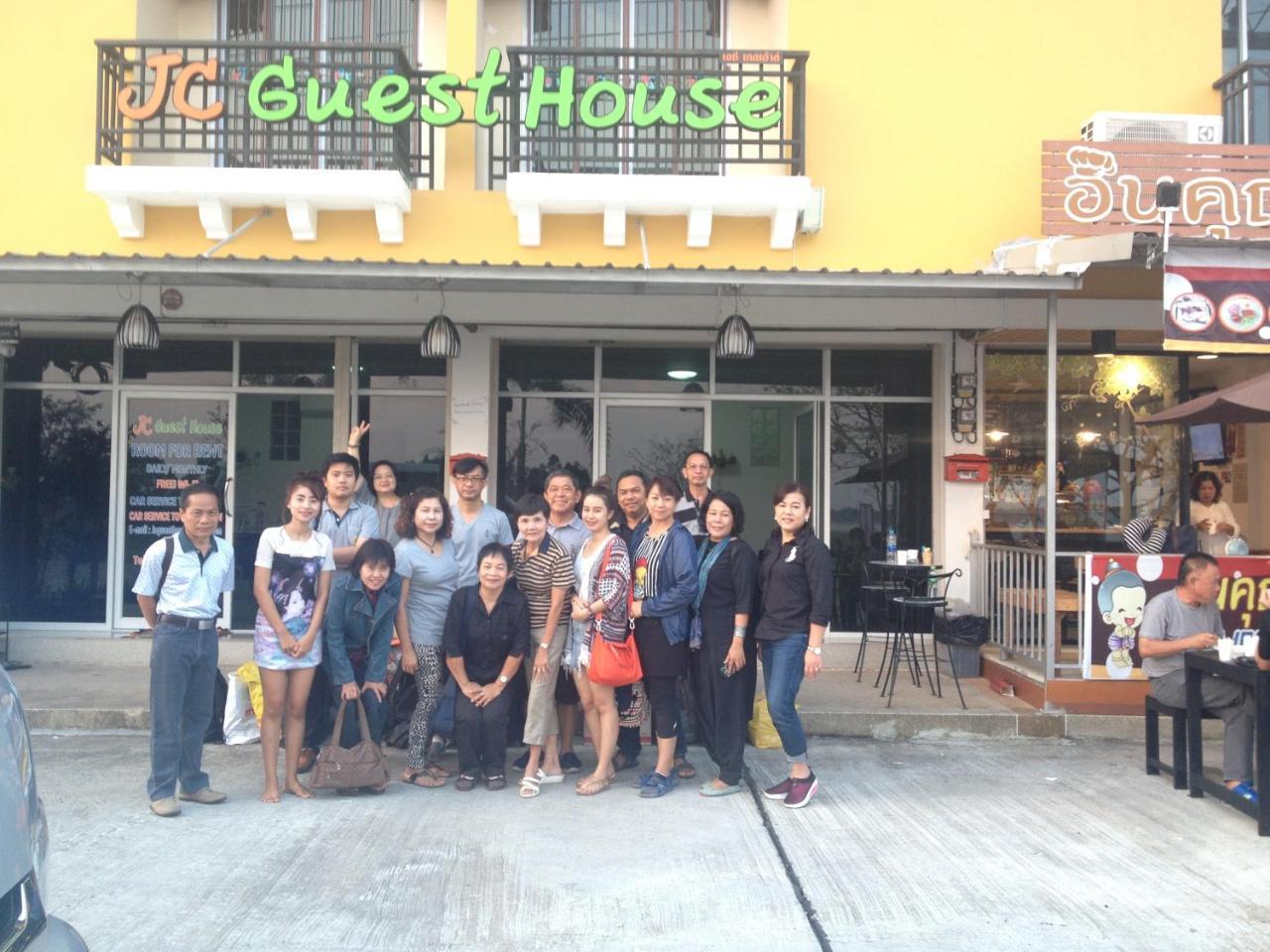 Jc Guesthouse @ Suratthani Airport Сураттхани Экстерьер фото